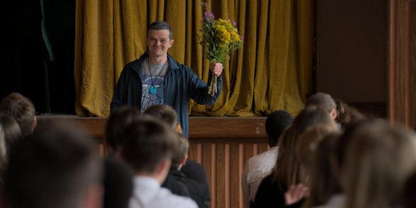 INCONTROLABLE (I SWEAR)